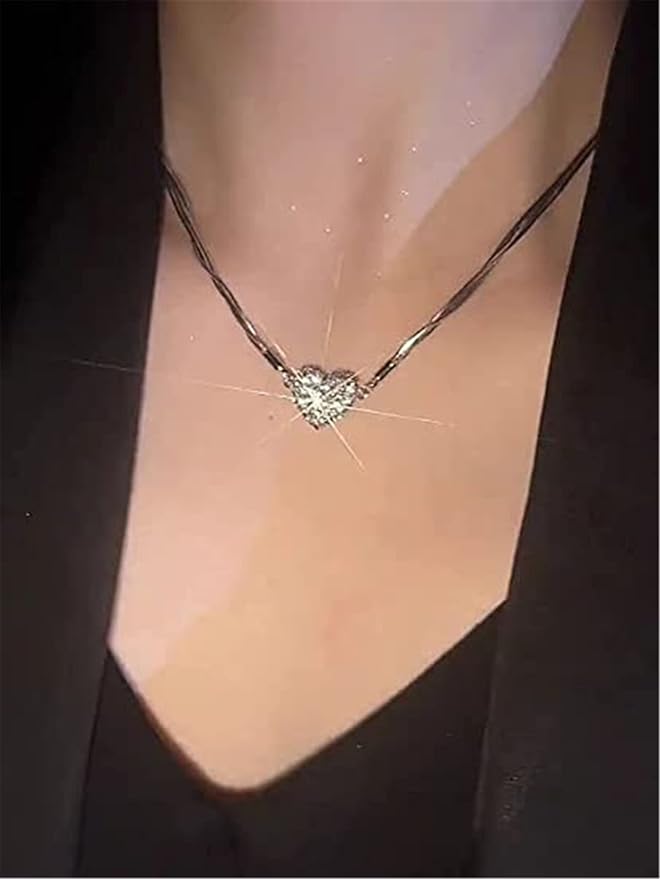Heart Shaped Magnetic Necklace عقد مغناطيسي على شكل قلب