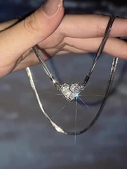 Heart Shaped Magnetic Necklace عقد مغناطيسي على شكل قلب
